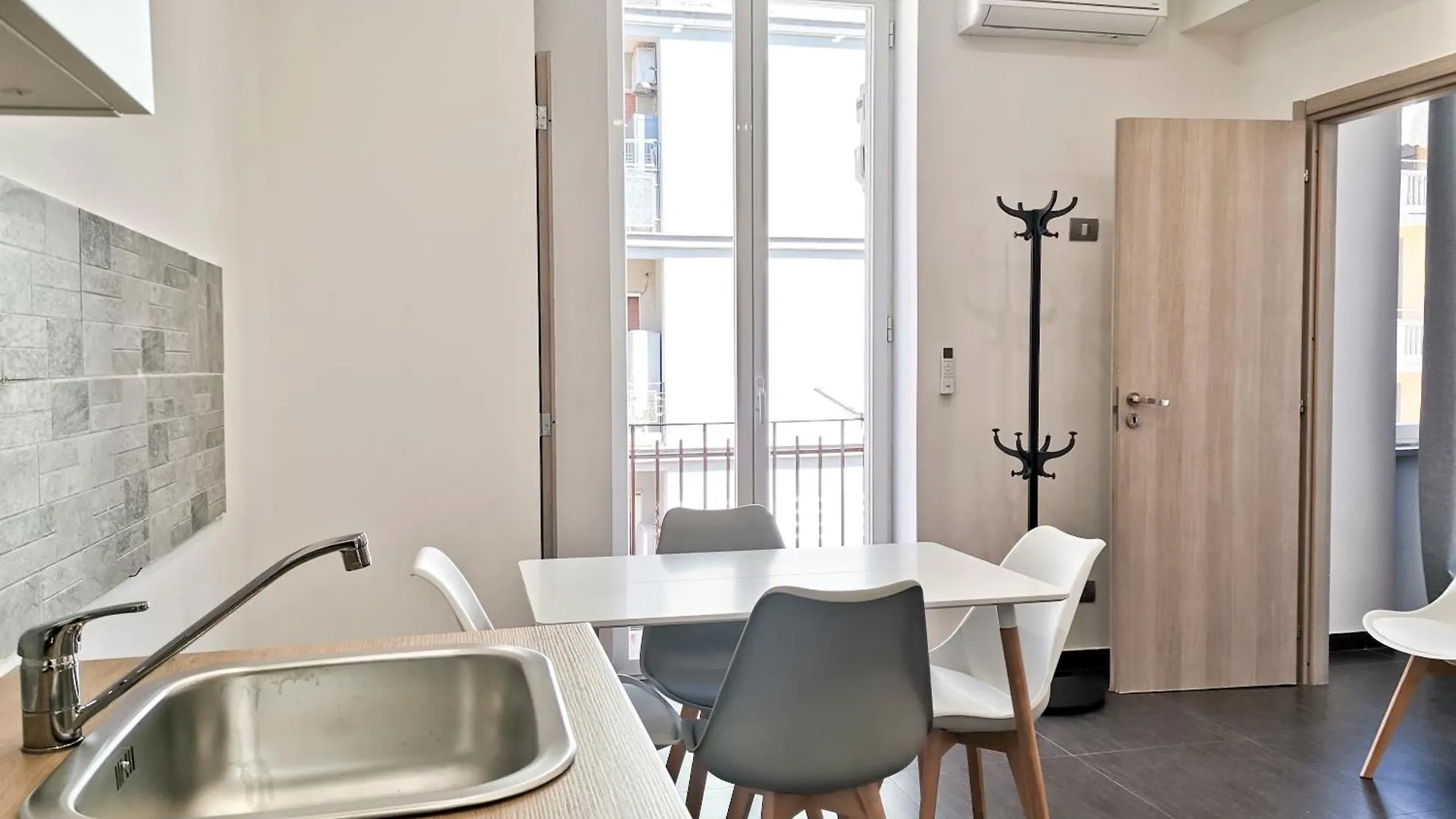 Apartament Dante467 Bari