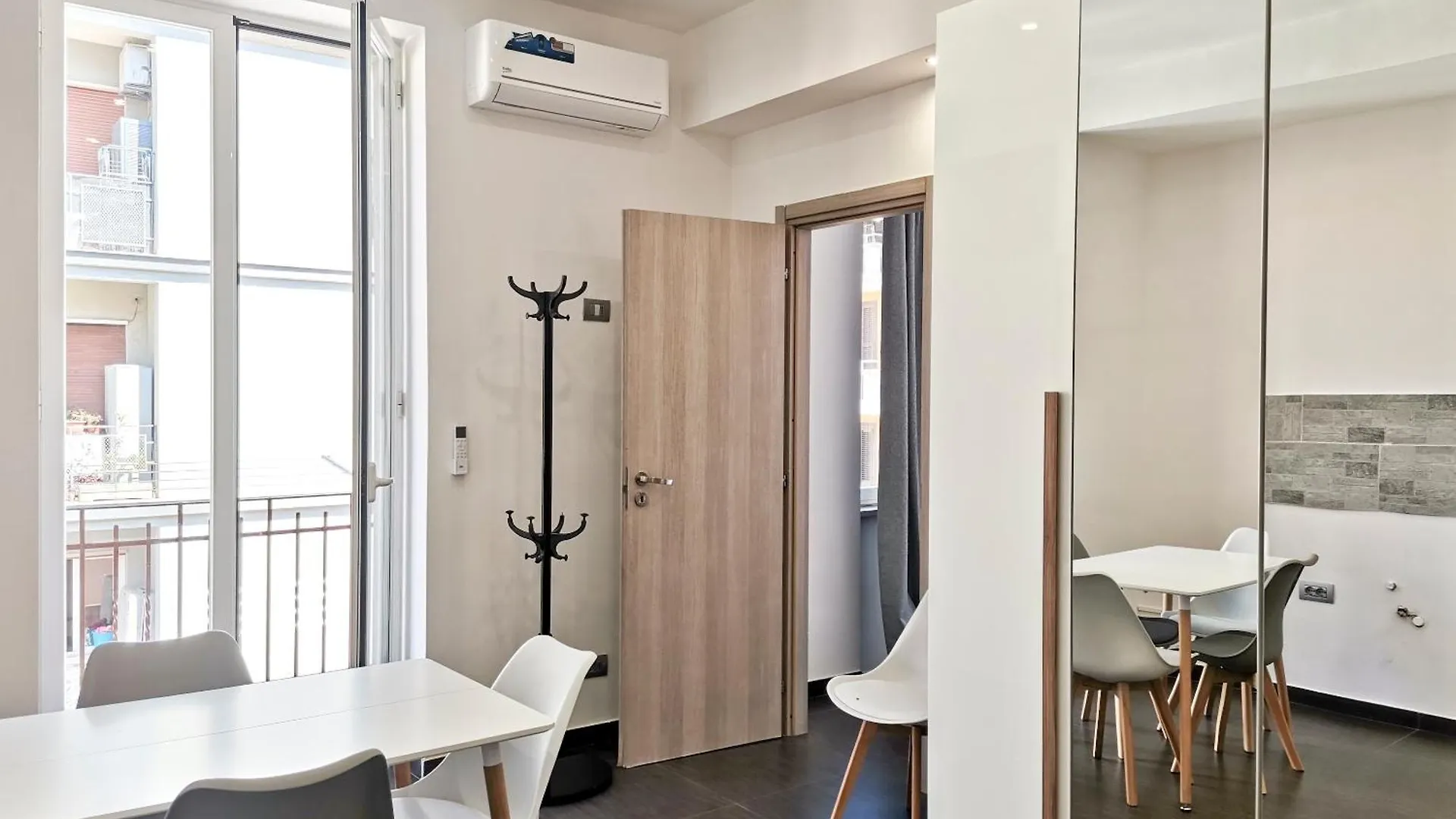 Apartament Dante467 Bari 0*,  Włochy